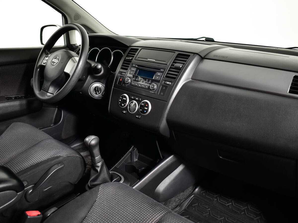 Купить Nissan Tiida с пробегом. Фото: #8