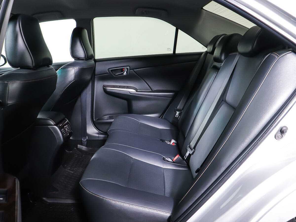 Купить Toyota Camry с пробегом. Фото: #9
