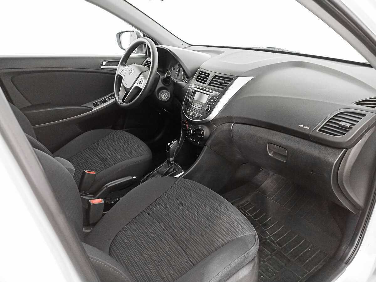 Купить Hyundai Solaris с пробегом. Фото: #8