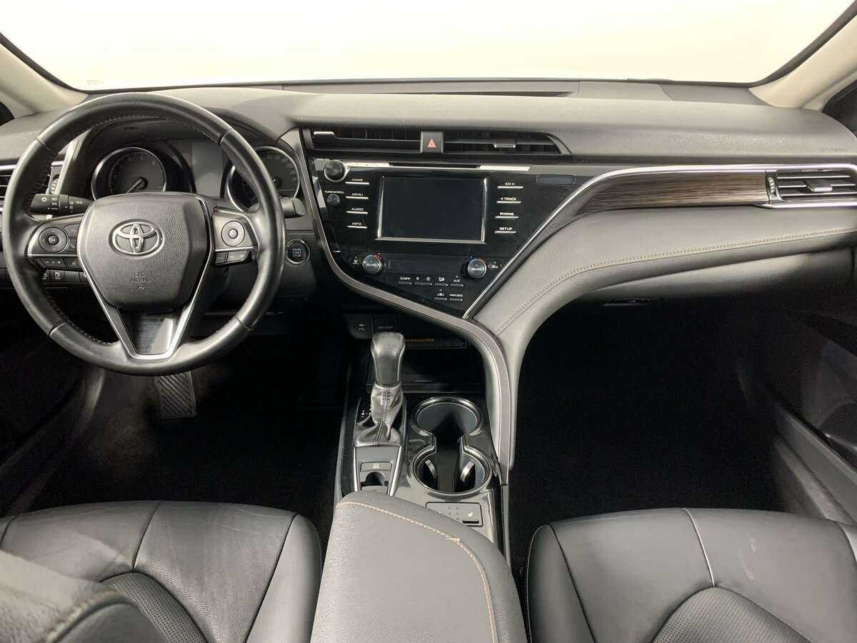 Купить Toyota Camry с пробегом. Фото: #11