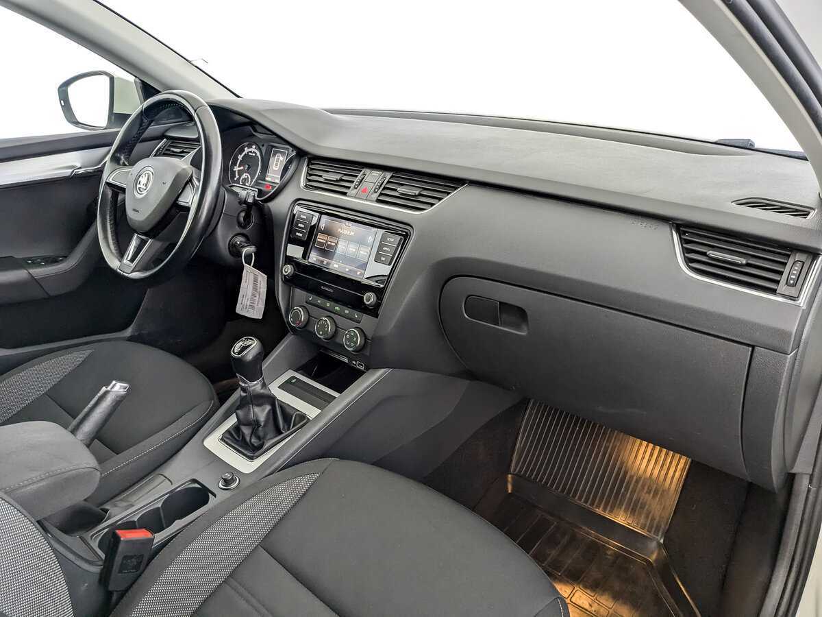 Купить Skoda Octavia с пробегом. Фото: #10