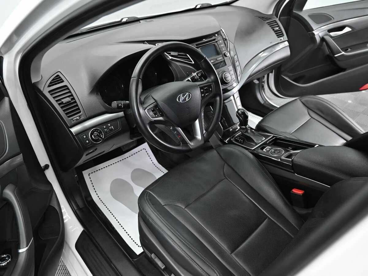 Купить Hyundai i40 с пробегом. Фото: #8