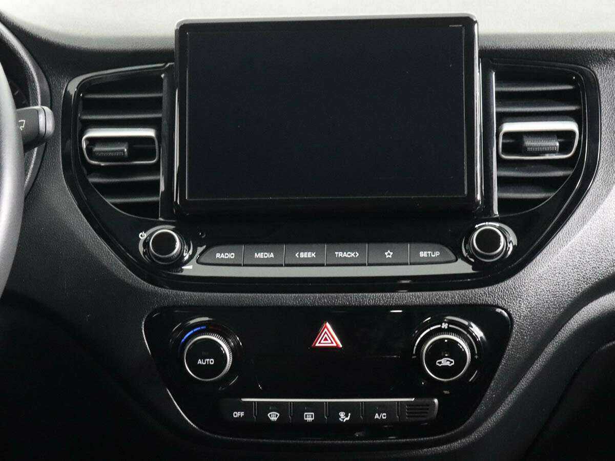 Купить Hyundai Solaris с пробегом. Фото: #11