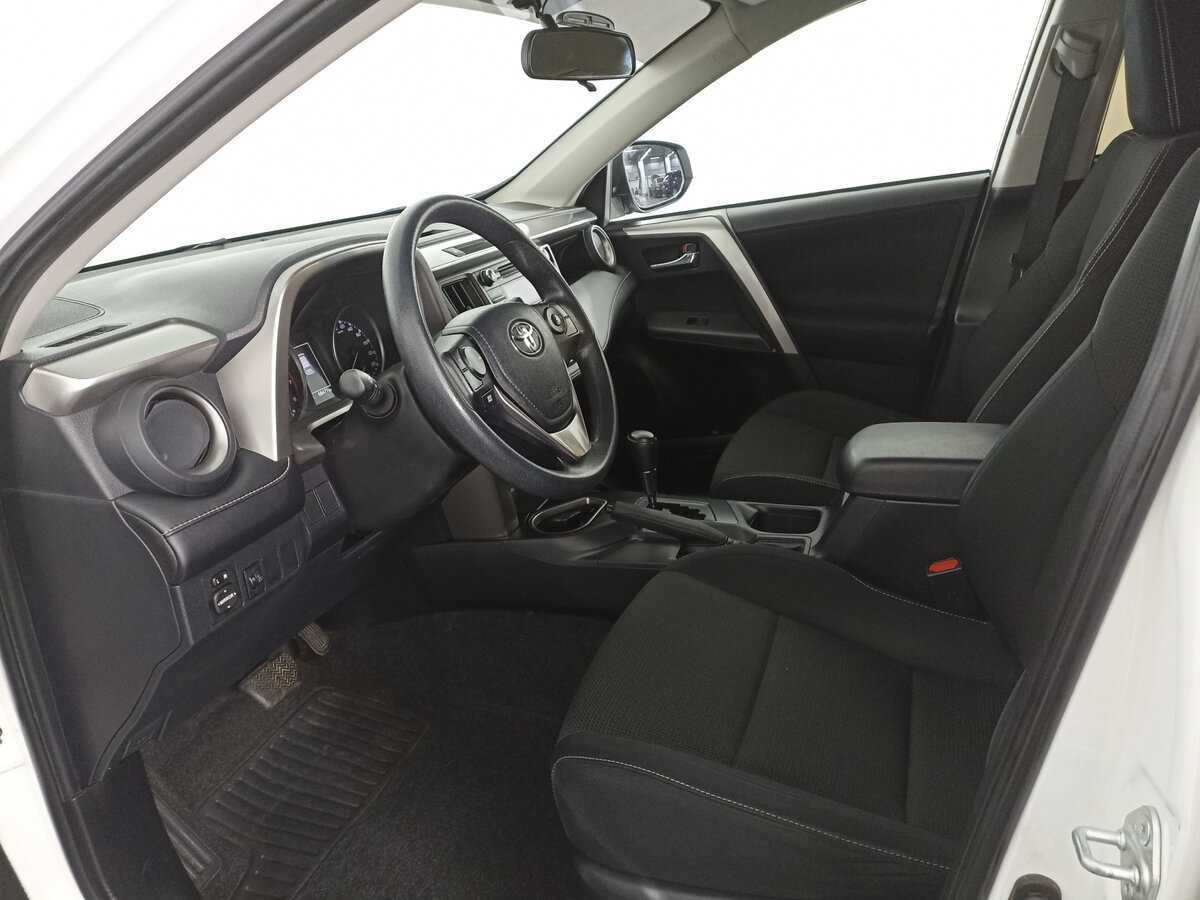 Купить Toyota RAV4 с пробегом. Фото: #10