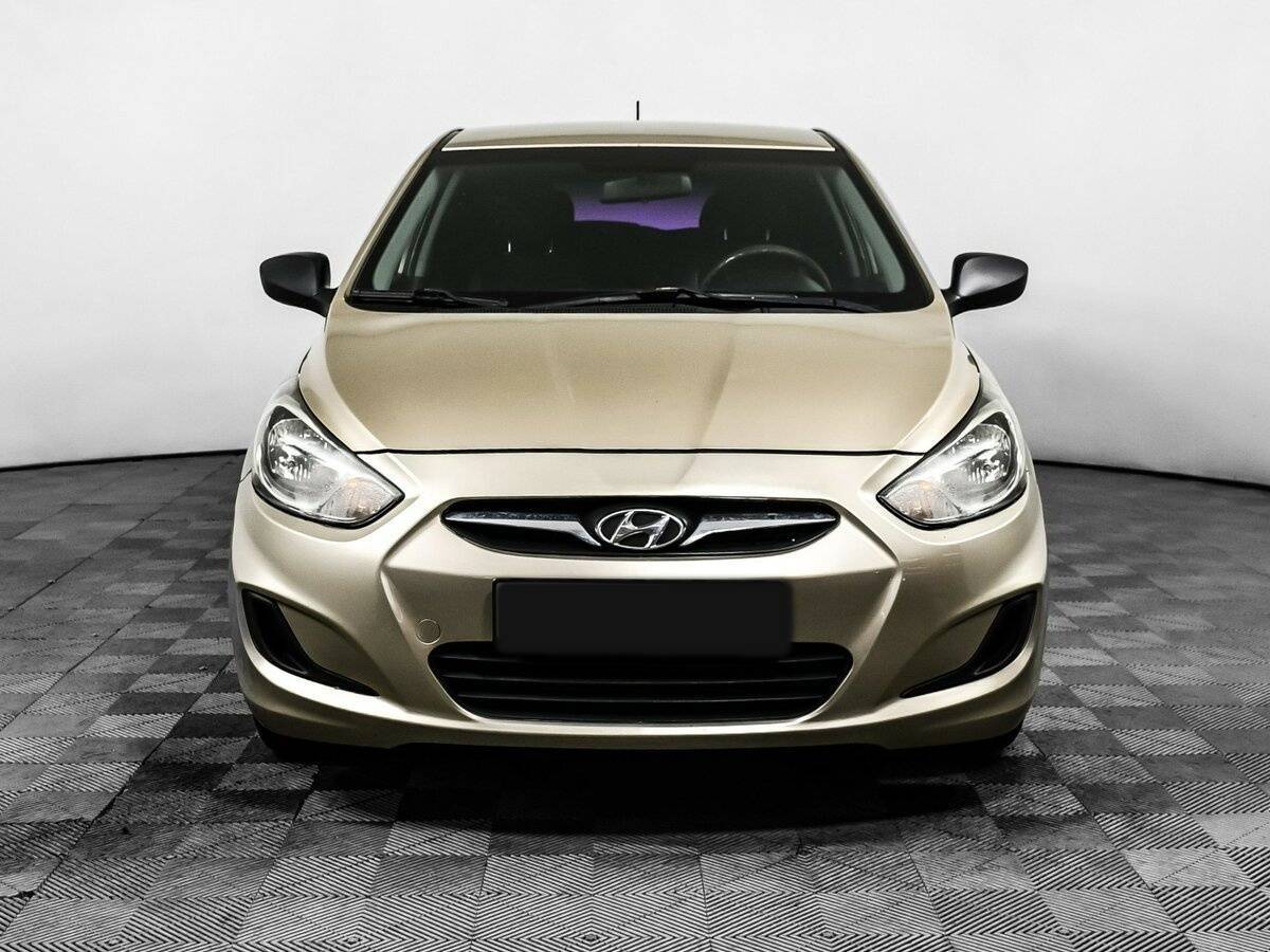 Купить Hyundai Solaris с пробегом. Фото: #1