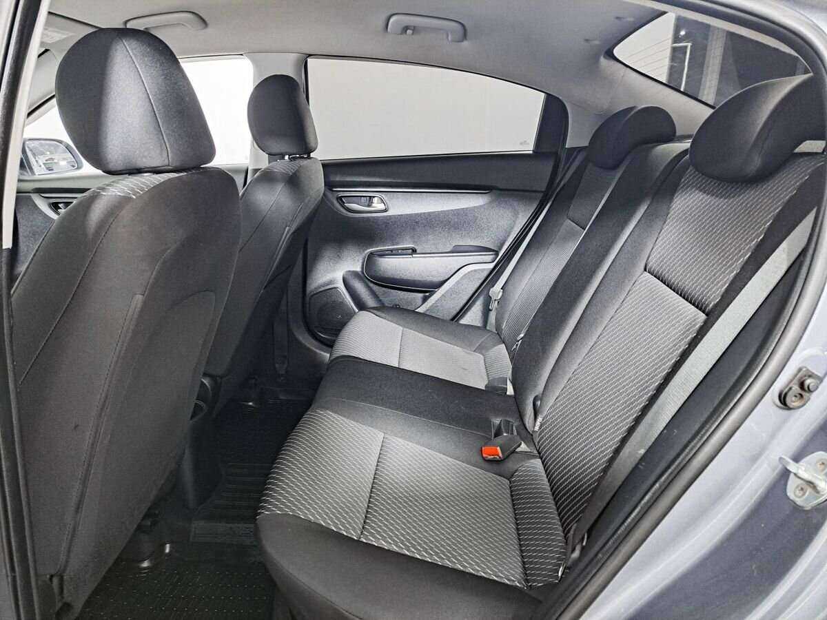 Купить Kia Rio с пробегом. Фото: #7