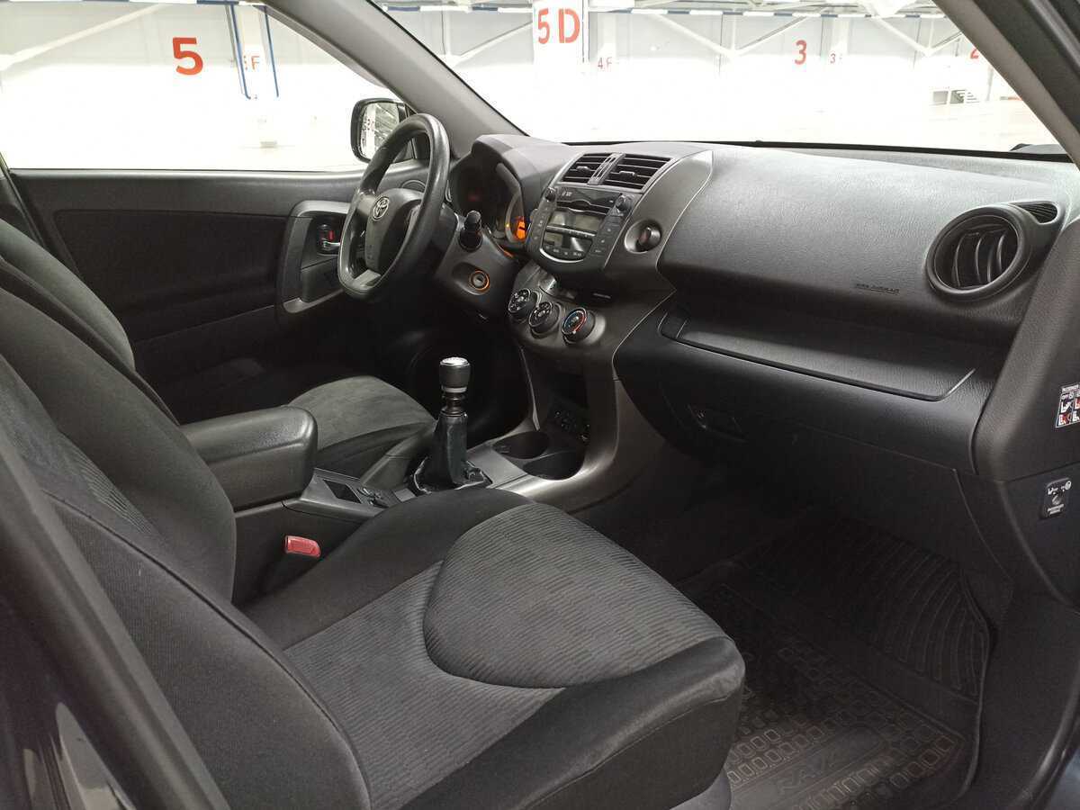 Купить Toyota RAV4 с пробегом. Фото: #10