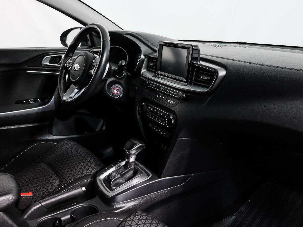 Купить Kia Ceed с пробегом. Фото: #10