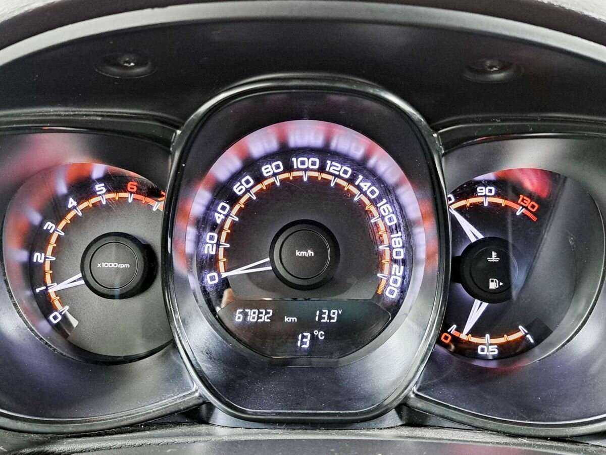 Купить Lada (ВАЗ) Vesta с пробегом. Фото: #8