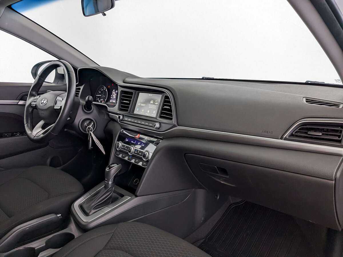 Купить Hyundai Elantra с пробегом. Фото: #18