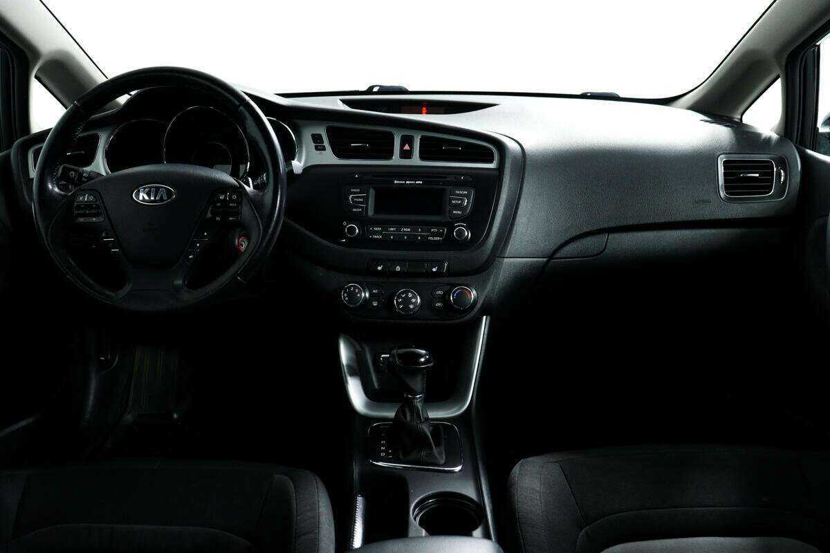 Купить Kia Ceed с пробегом. Фото: #10