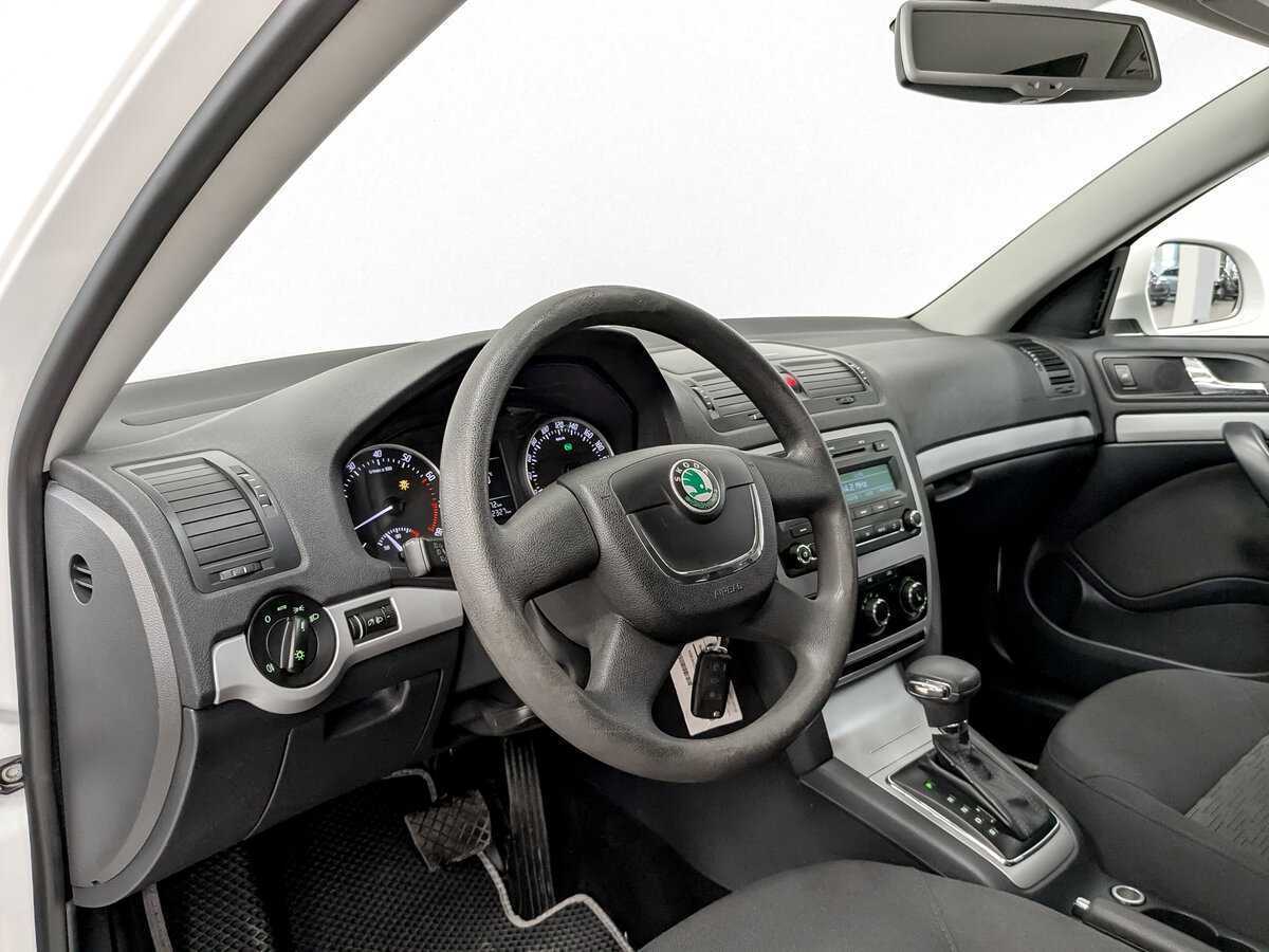 Купить Skoda Octavia с пробегом. Фото: #15