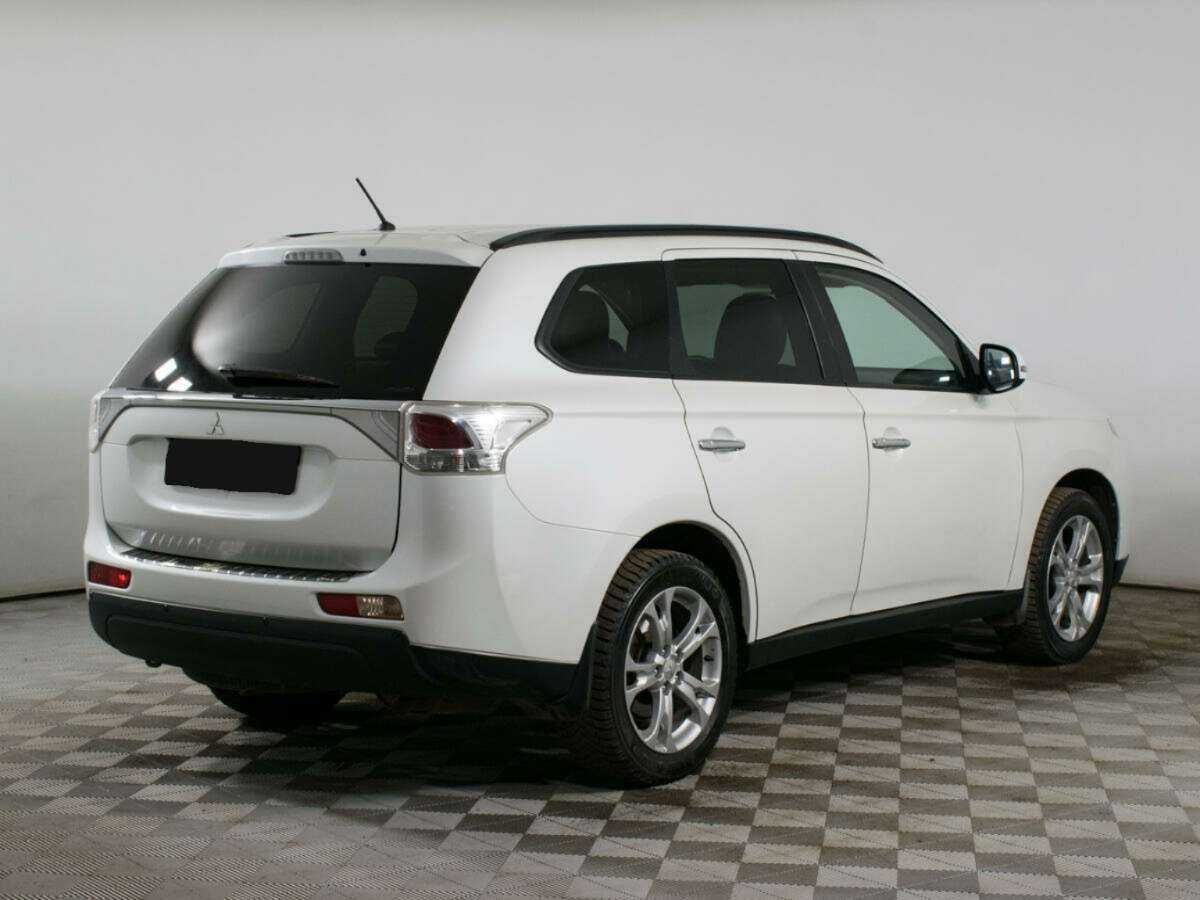 Купить Mitsubishi Outlander с пробегом. Фото: #3
