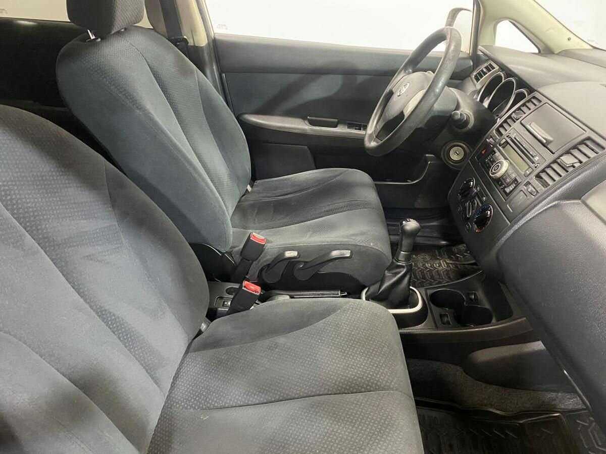 Купить Nissan Tiida с пробегом. Фото: #9