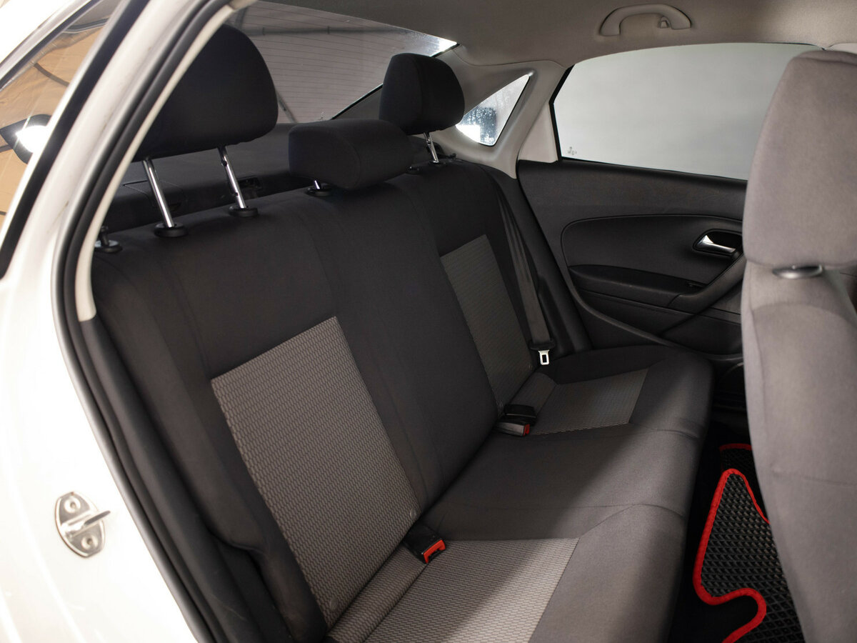 Купить Volkswagen Polo с пробегом. Фото: #11