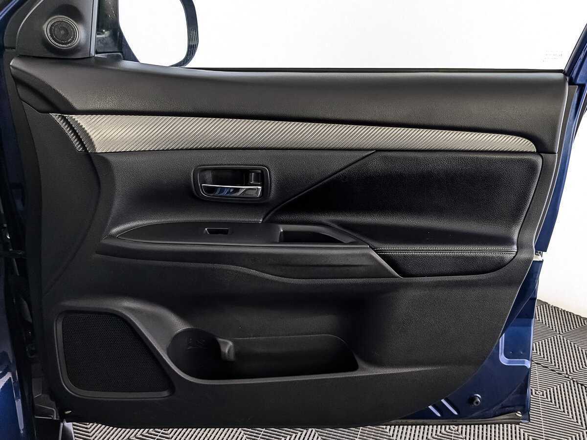Купить Mitsubishi Outlander с пробегом. Фото: #23