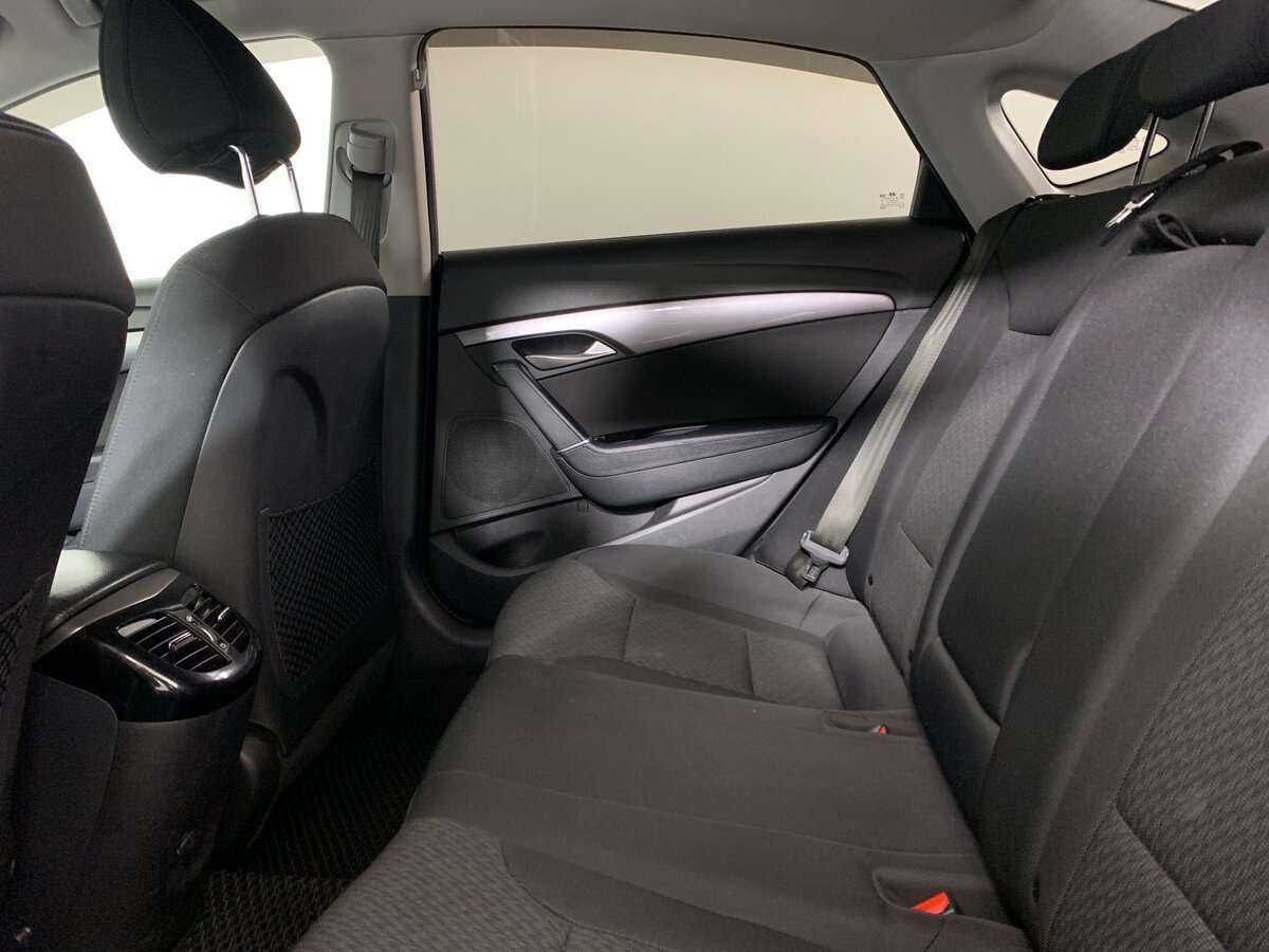 Купить Hyundai i40 с пробегом. Фото: #15