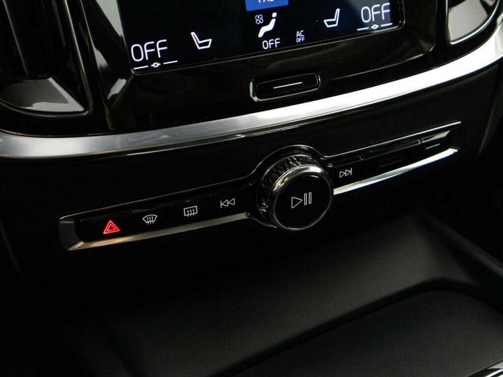 Купить Volvo V60 с пробегом. Фото: #17