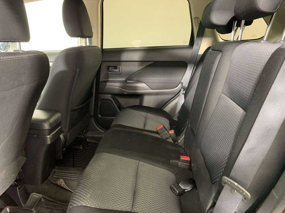 Купить Mitsubishi Outlander с пробегом. Фото: #16