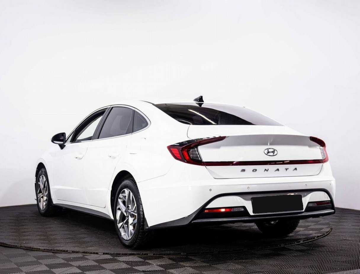 Купить Hyundai Sonata с пробегом. Фото: #3