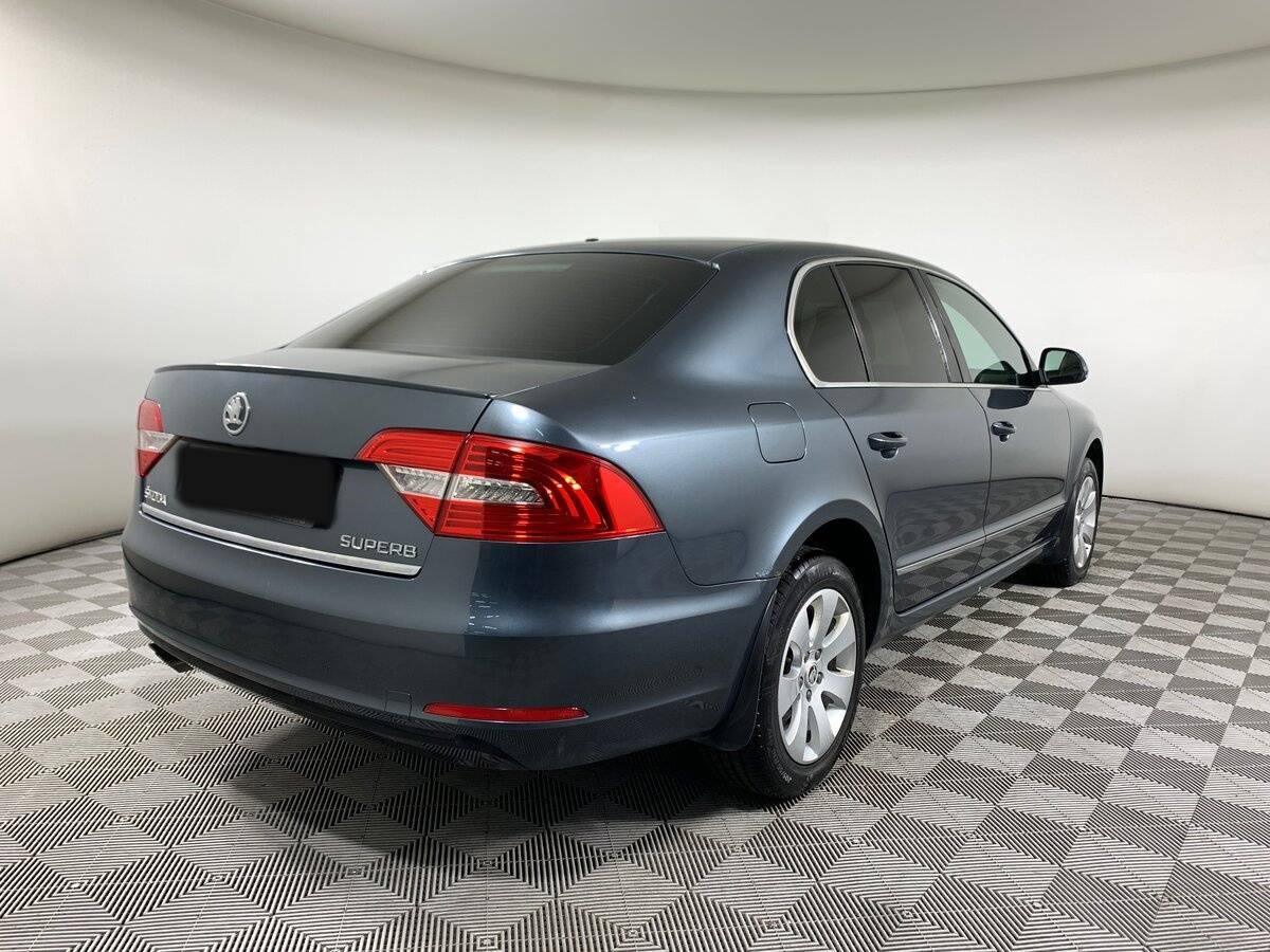 Купить Skoda Superb с пробегом. Фото: #4