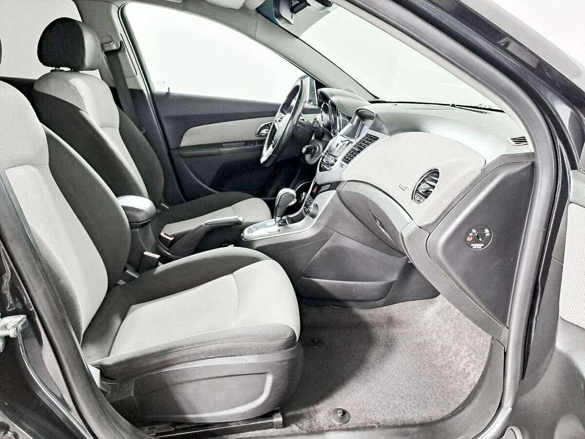 Купить Chevrolet Cruze с пробегом. Фото: #8