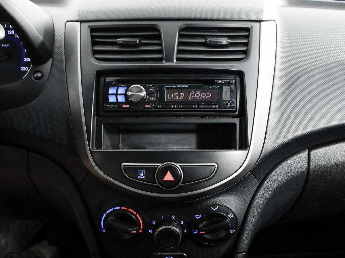 Купить Hyundai Solaris с пробегом. Фото: #12