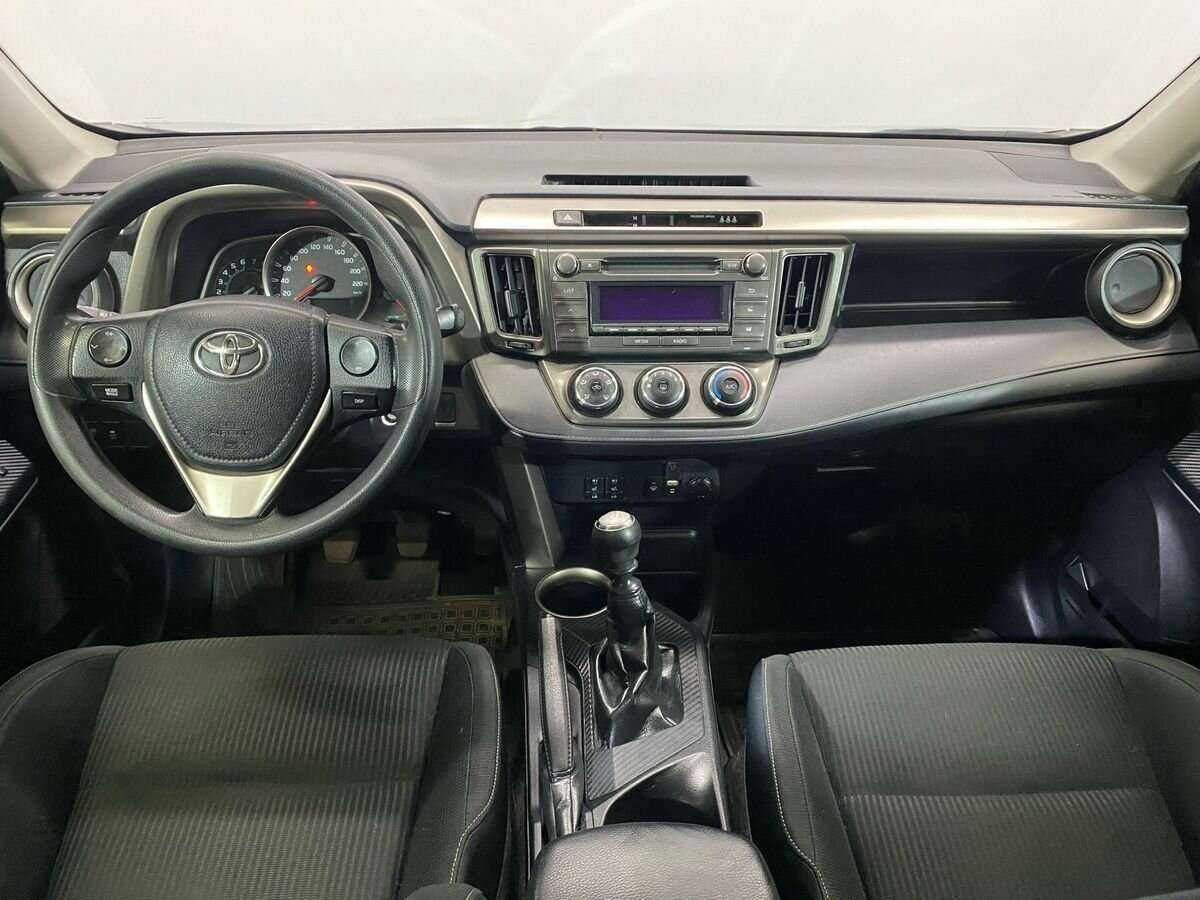 Купить Toyota RAV4 с пробегом. Фото: #8