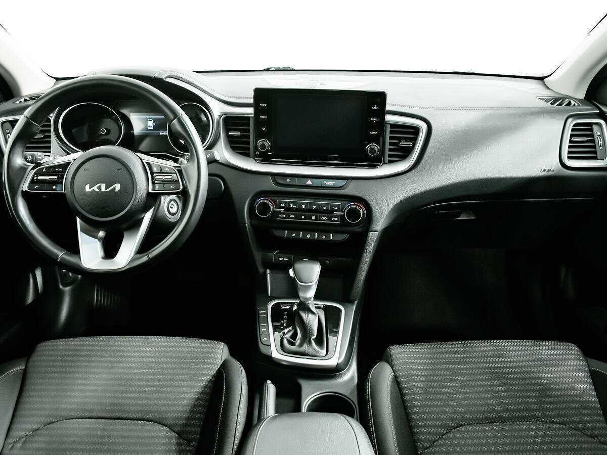 Купить Kia Ceed с пробегом. Фото: #10