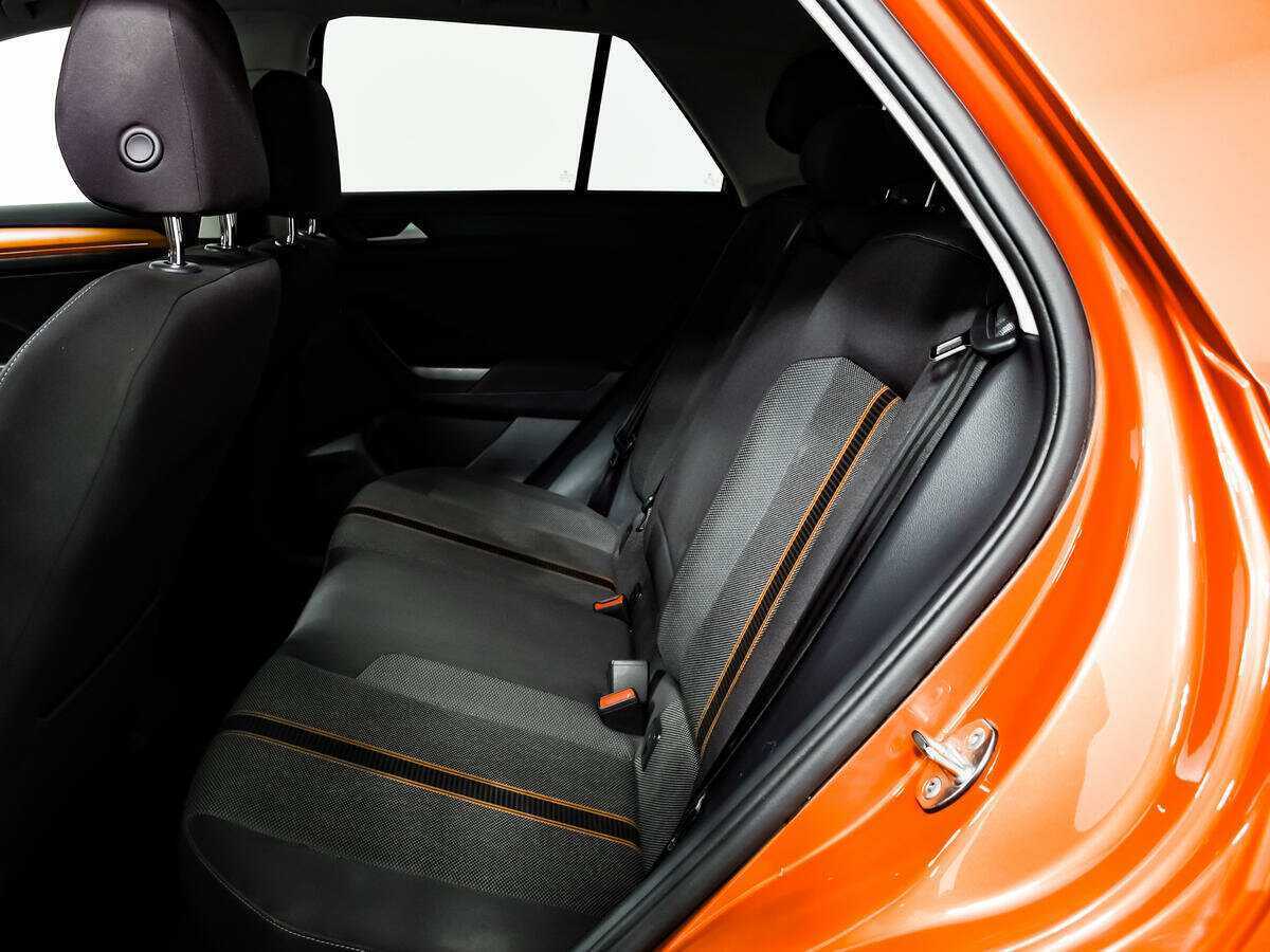 Купить Volkswagen T-Roc с пробегом. Фото: #11