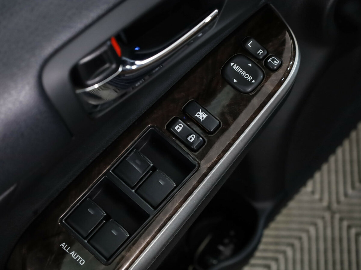 Купить Toyota Camry с пробегом. Фото: #23