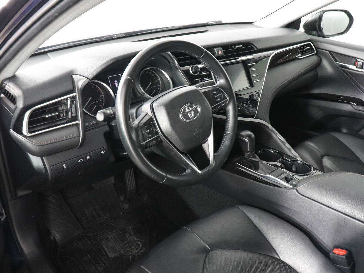 Купить Toyota Camry с пробегом. Фото: #8