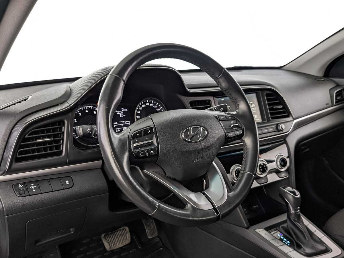 Купить Hyundai Elantra с пробегом. Фото: #12