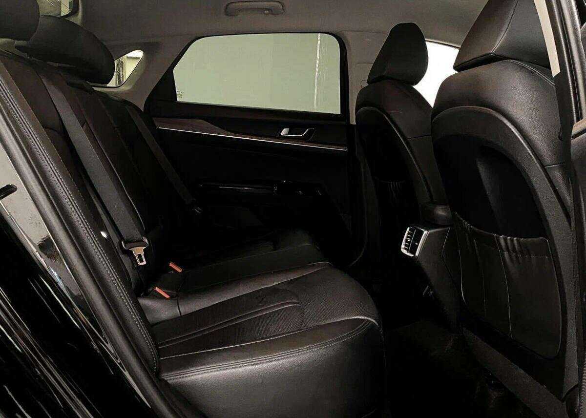 Купить Kia K5 с пробегом. Фото: #9