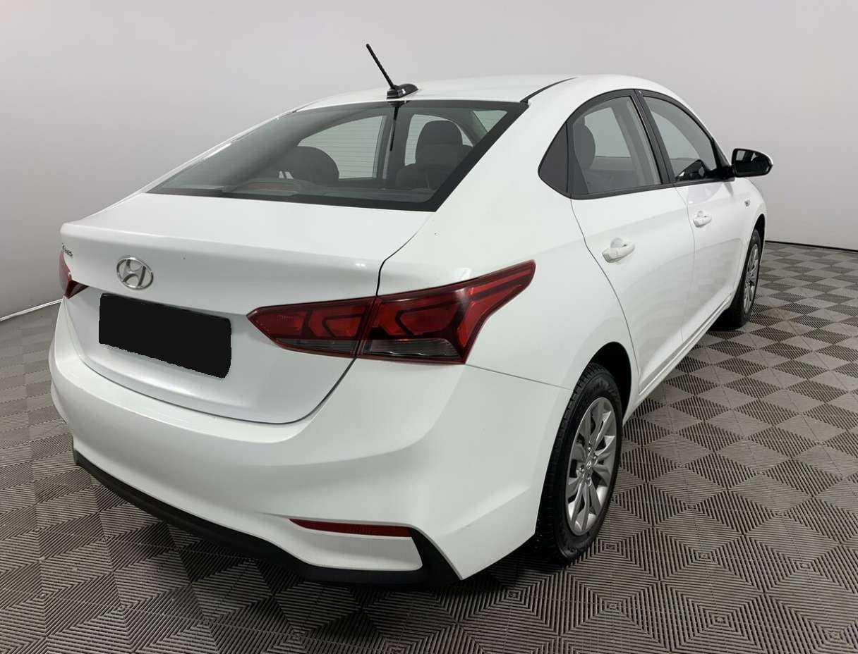 Купить Hyundai Solaris с пробегом. Фото: #4