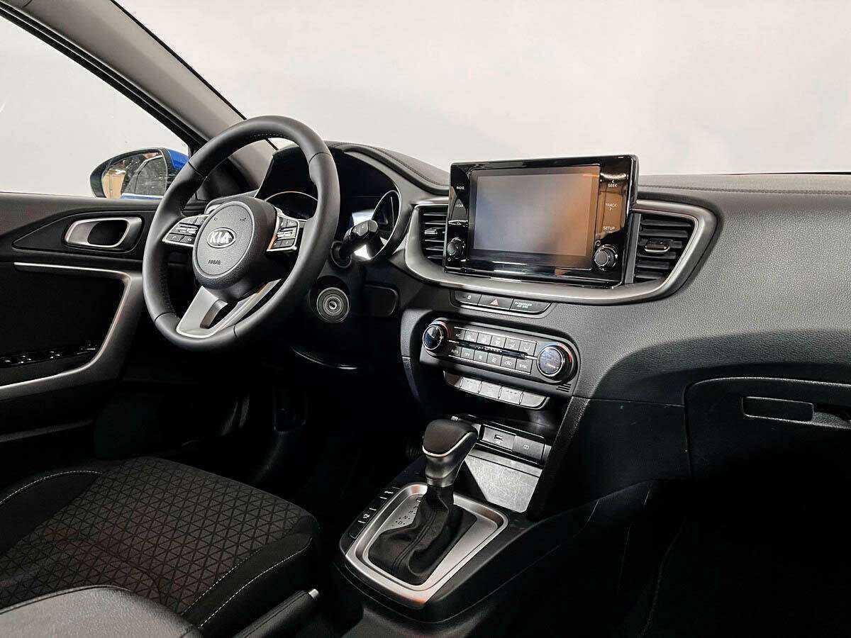 Купить Kia Ceed с пробегом. Фото: #8