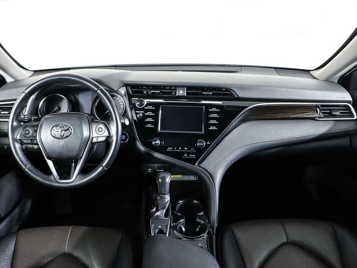 Купить Toyota Camry с пробегом. Фото: #10