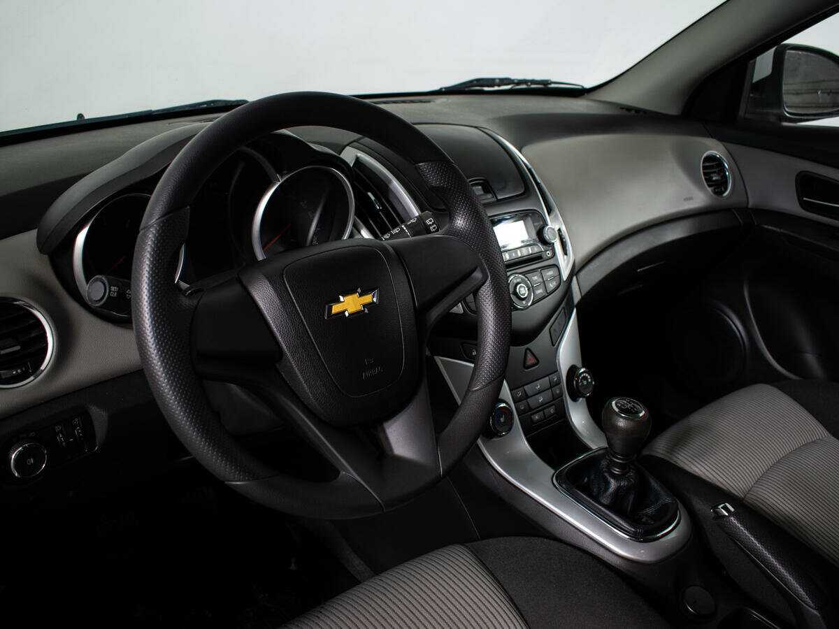 Купить Chevrolet Cruze с пробегом. Фото: #12