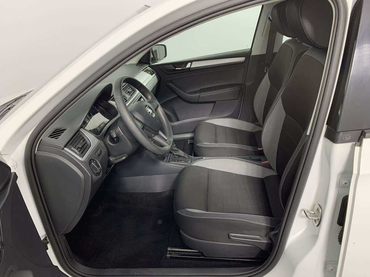 Купить Skoda Rapid с пробегом. Фото: #13