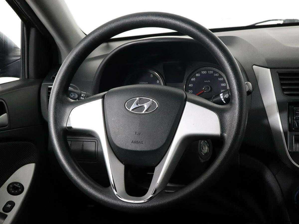 Купить Hyundai Solaris с пробегом. Фото: #11