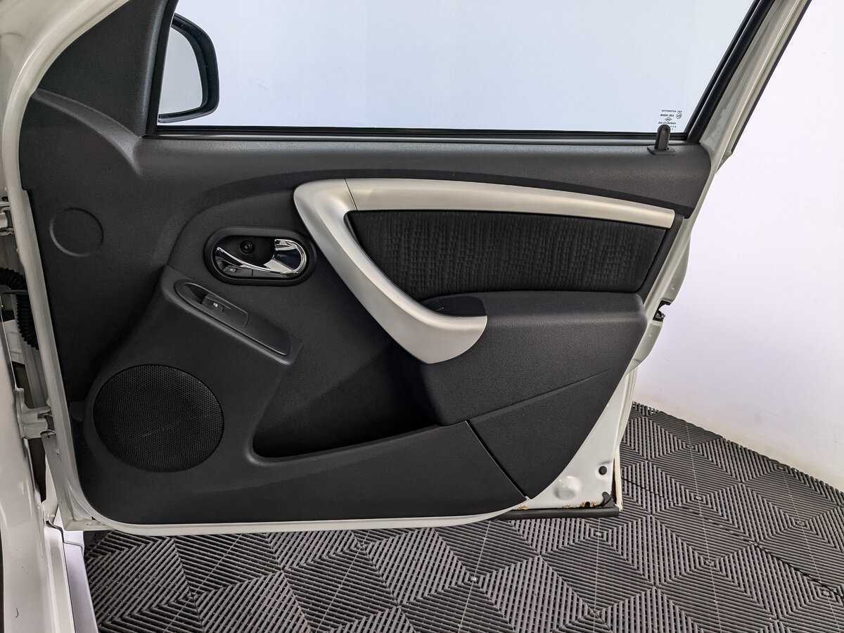 Купить Nissan Terrano с пробегом. Фото: #19