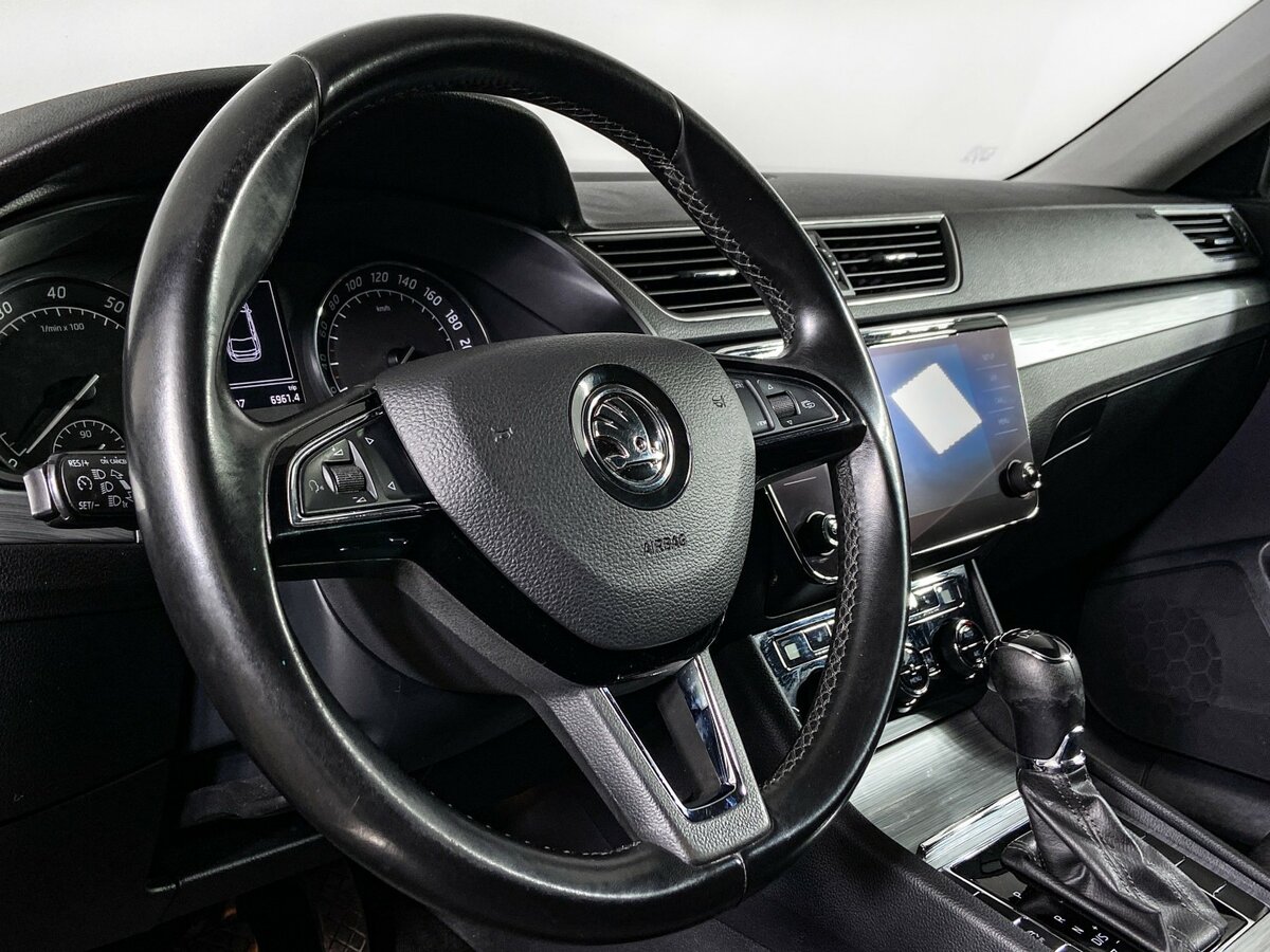Купить Skoda Superb с пробегом. Фото: #10