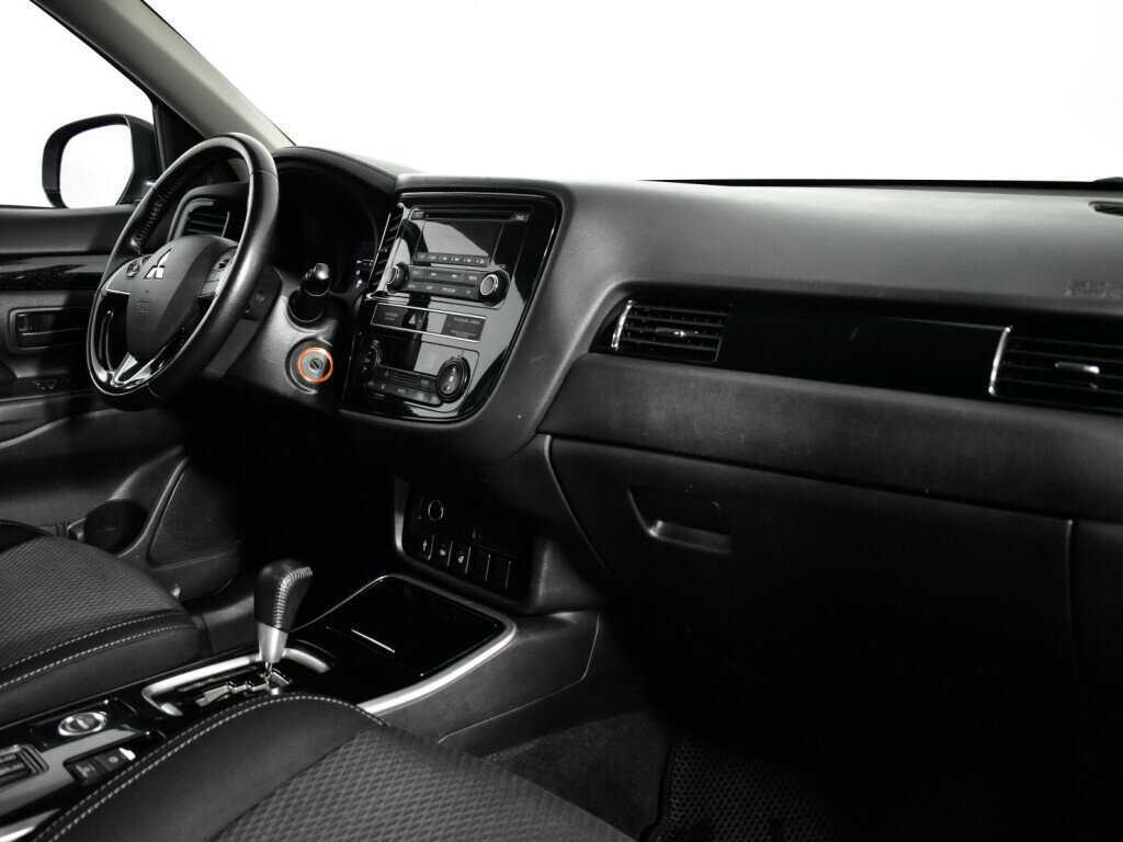 Купить Mitsubishi Outlander с пробегом. Фото: #8