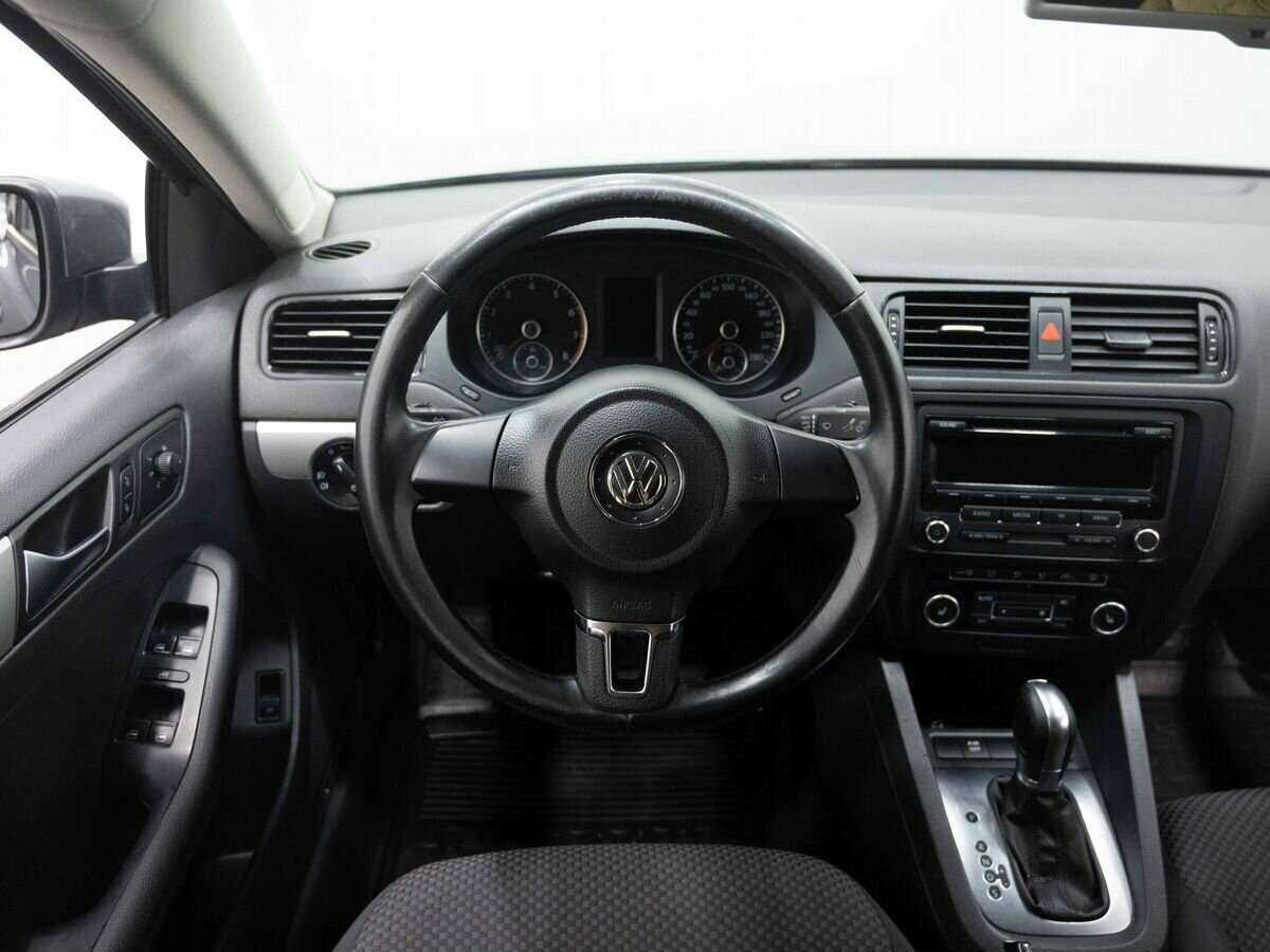 Купить Volkswagen Jetta с пробегом. Фото: #11