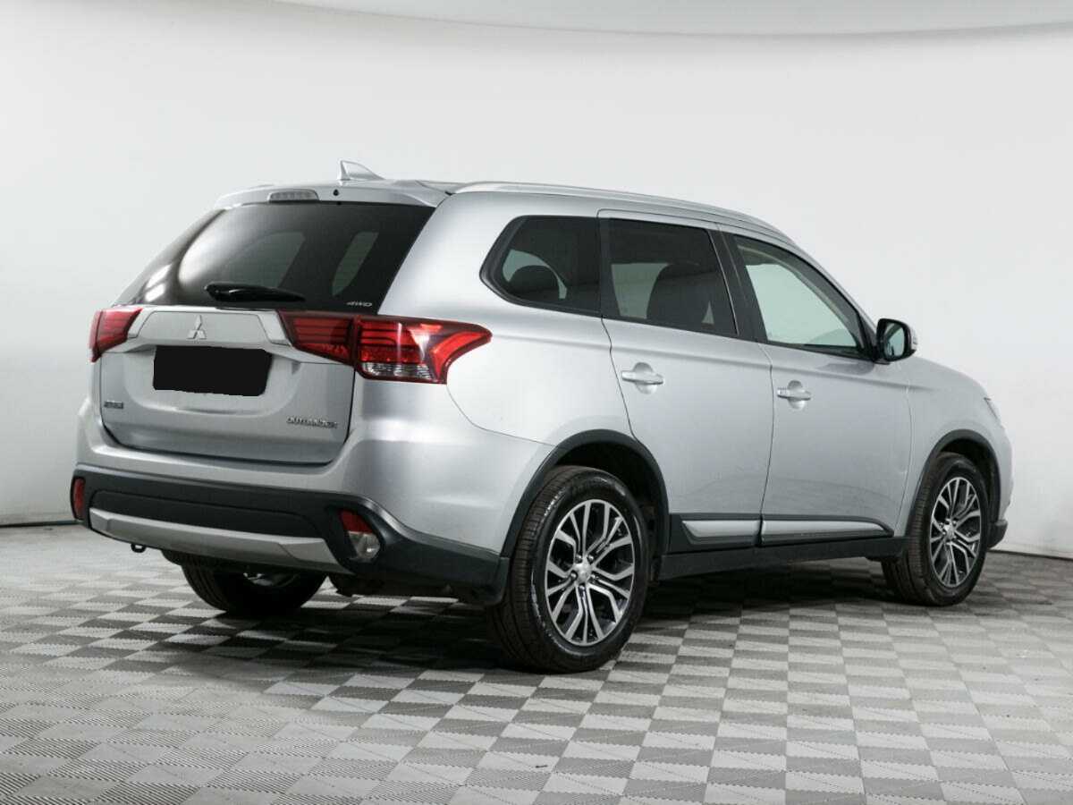 Купить Mitsubishi Outlander с пробегом. Фото: #3