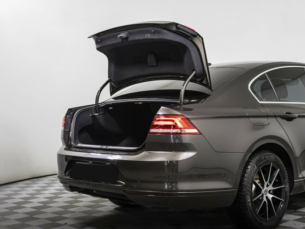 Купить Volkswagen Passat с пробегом. Фото: #13