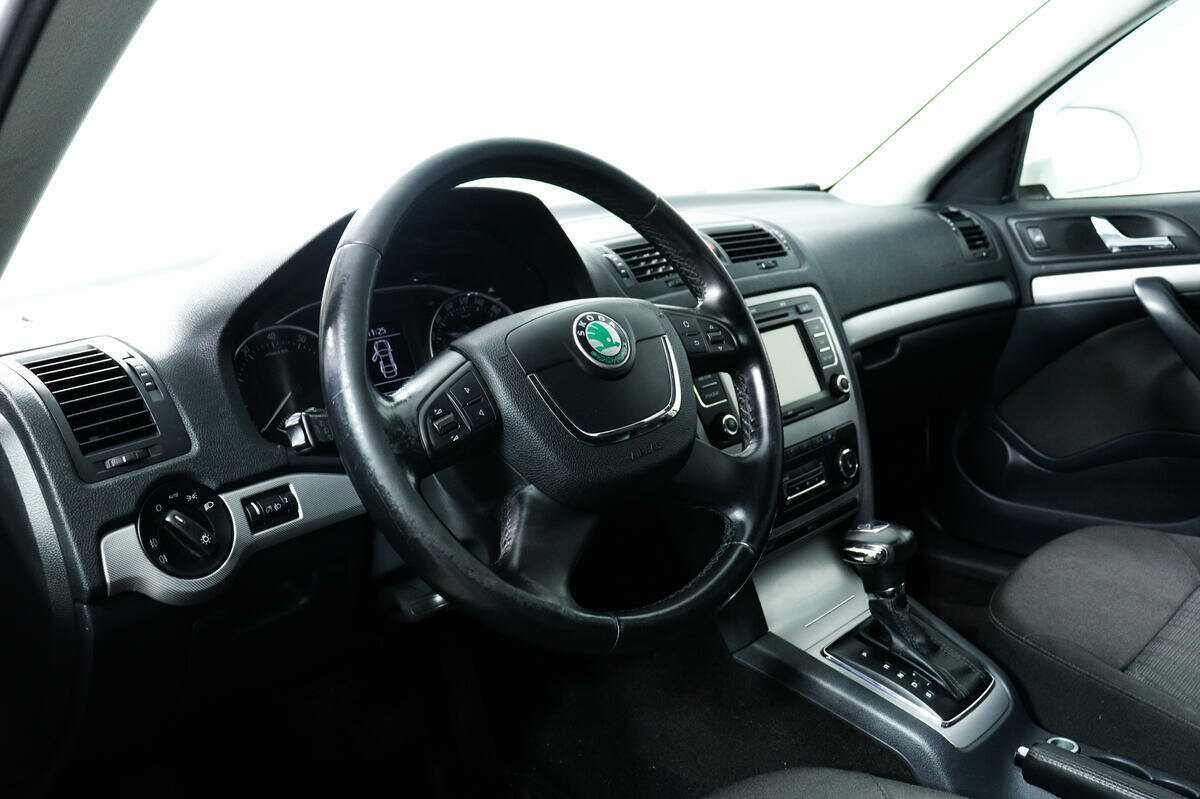 Купить Skoda Octavia с пробегом. Фото: #11