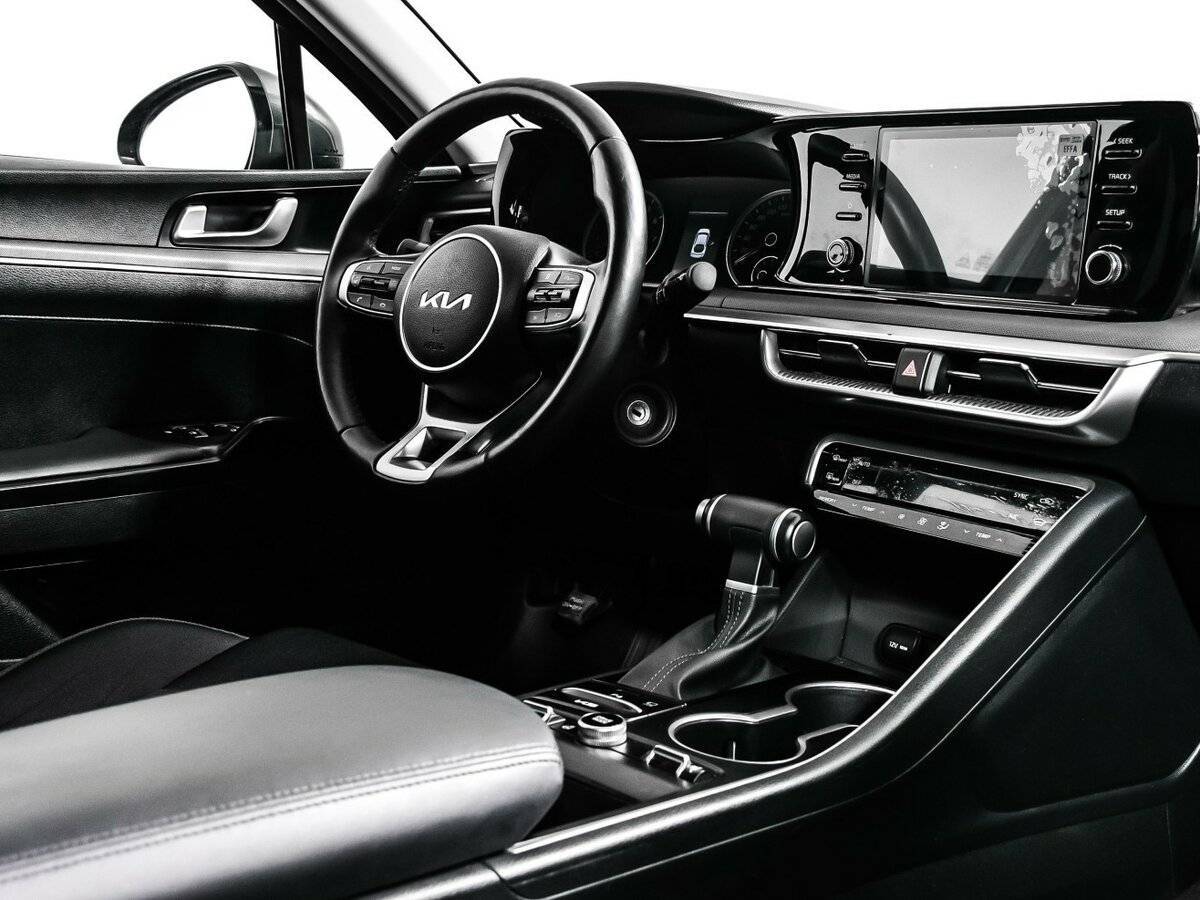 Купить Kia K5 с пробегом. Фото: #8