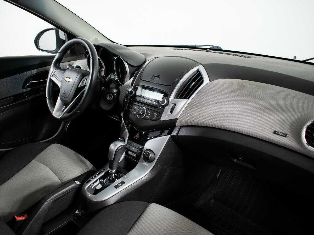 Купить Chevrolet Cruze с пробегом. Фото: #8