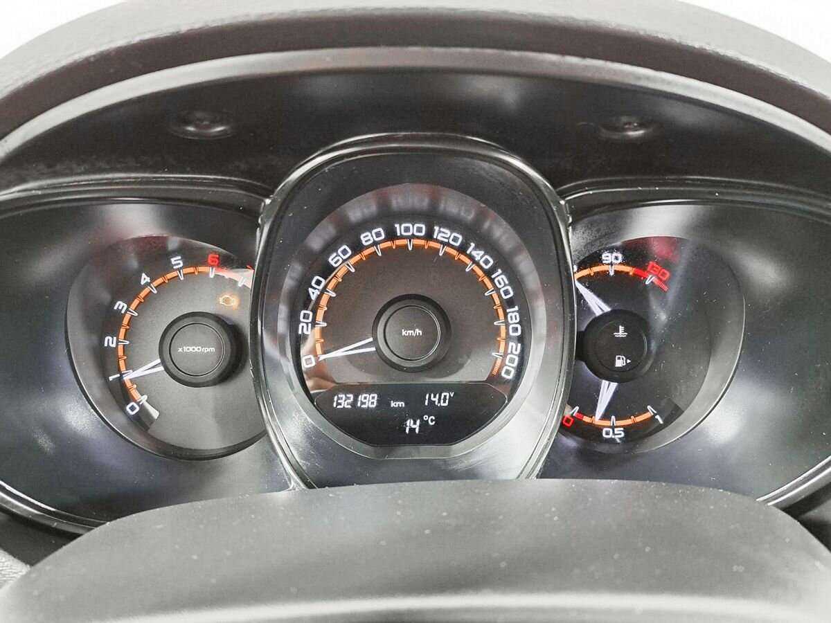 Купить Lada (ВАЗ) Vesta с пробегом. Фото: #10